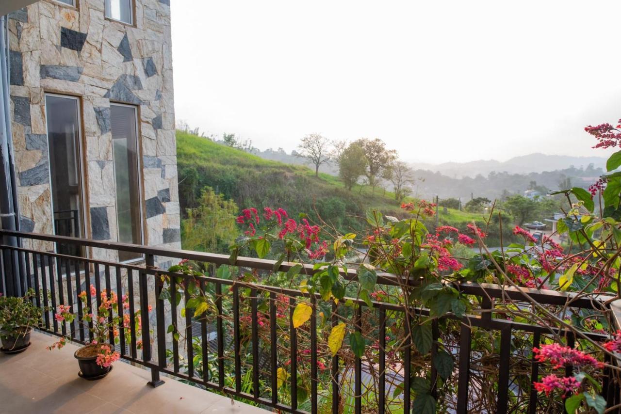 Sky Edge Homestay Канди Екстериор снимка