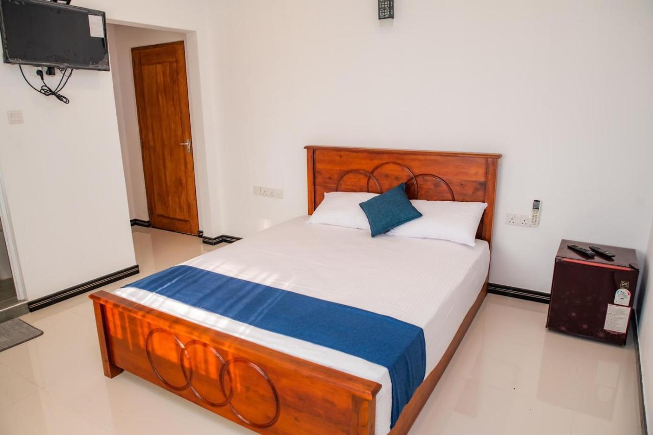 Sky Edge Homestay Канди Екстериор снимка