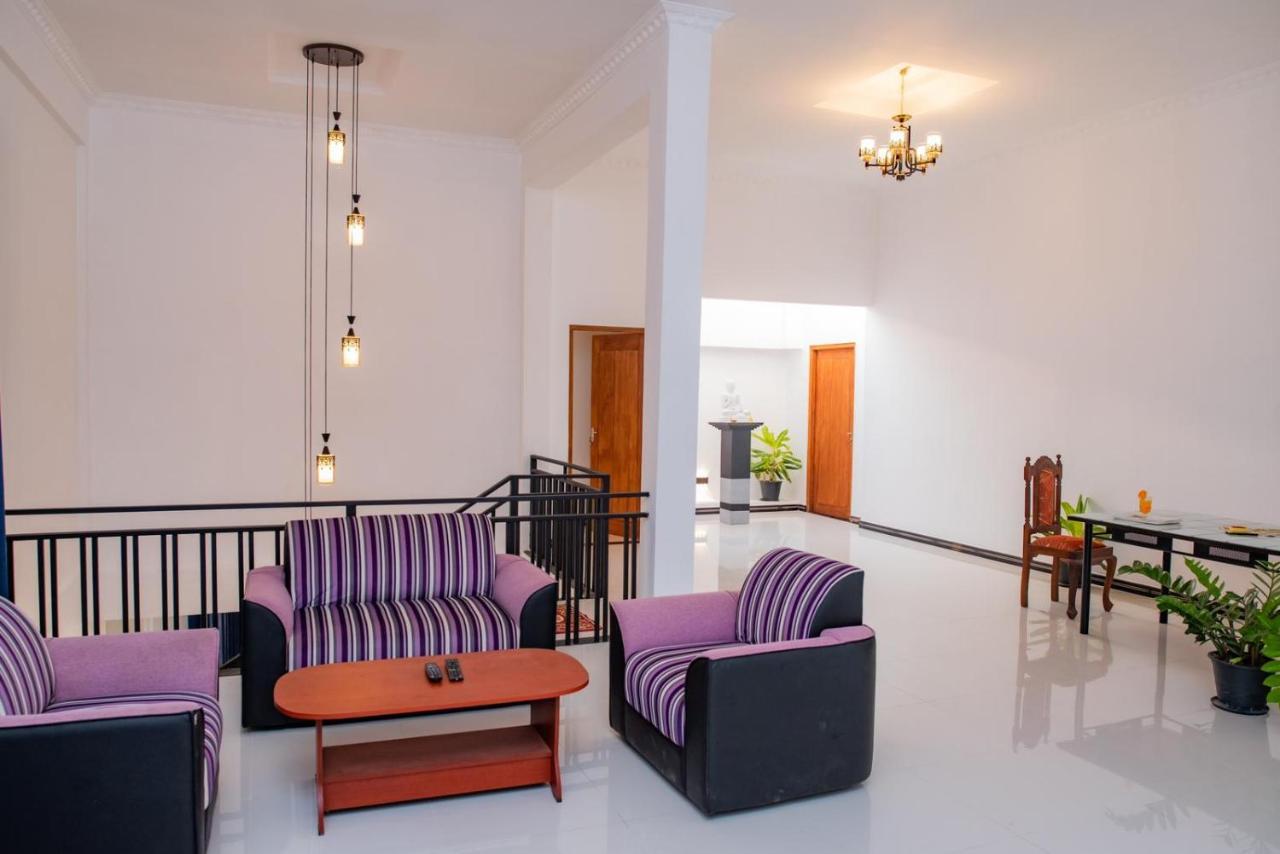 Sky Edge Homestay Канди Екстериор снимка